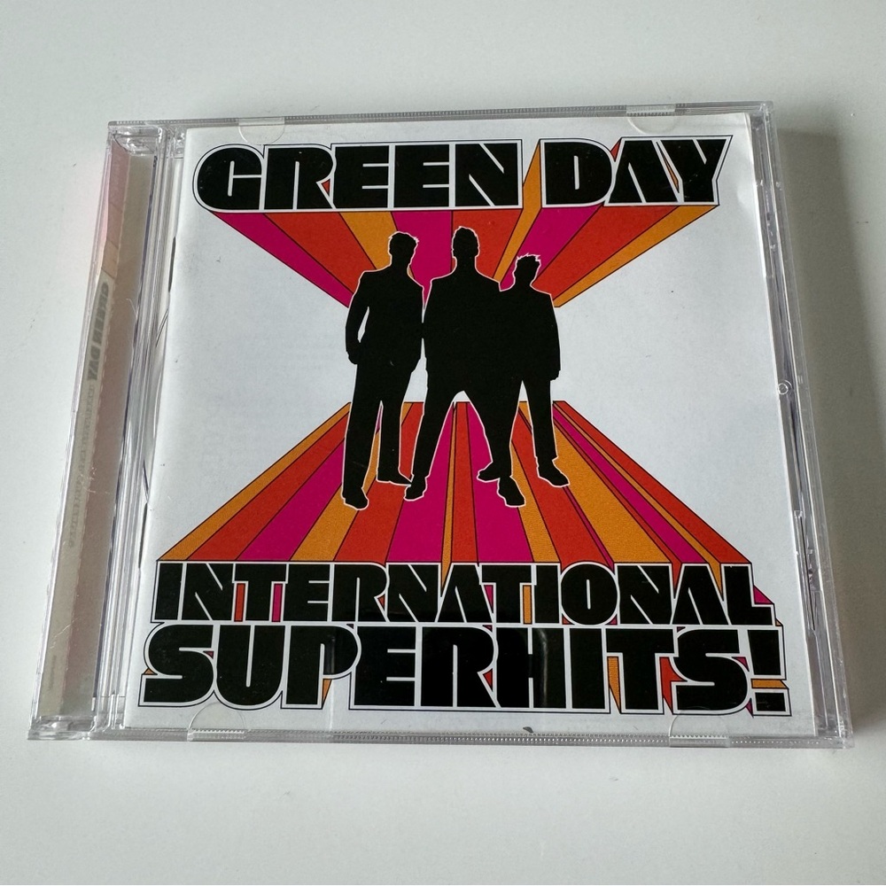 Green Day International Superhits! CD Album 2001 Punk Rock Greatest Hits